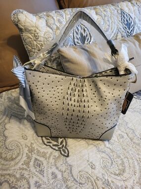 Women's Textured Shoulder Bag in Light Gray with Matching Wallet